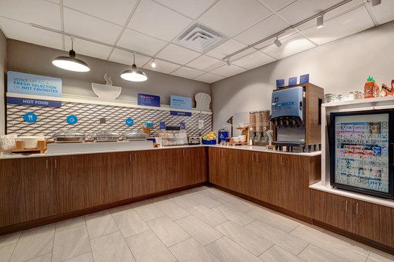 Holiday Inn Express & Suites Central Omaha, An Ihg Hotel Restaurant photo